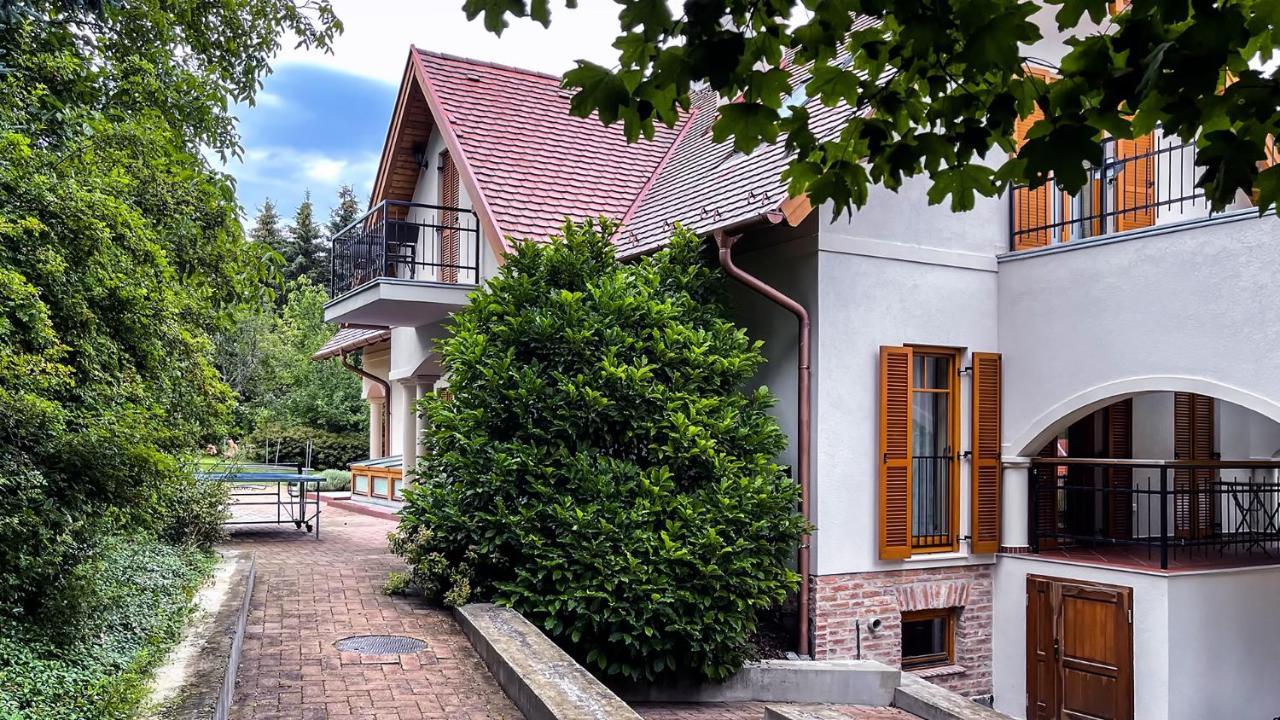 Ozkut Apartmanhaz Olmod Exterior foto