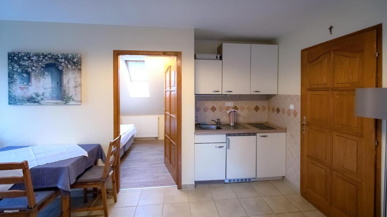 Ozkut Apartmanhaz Olmod Exterior foto