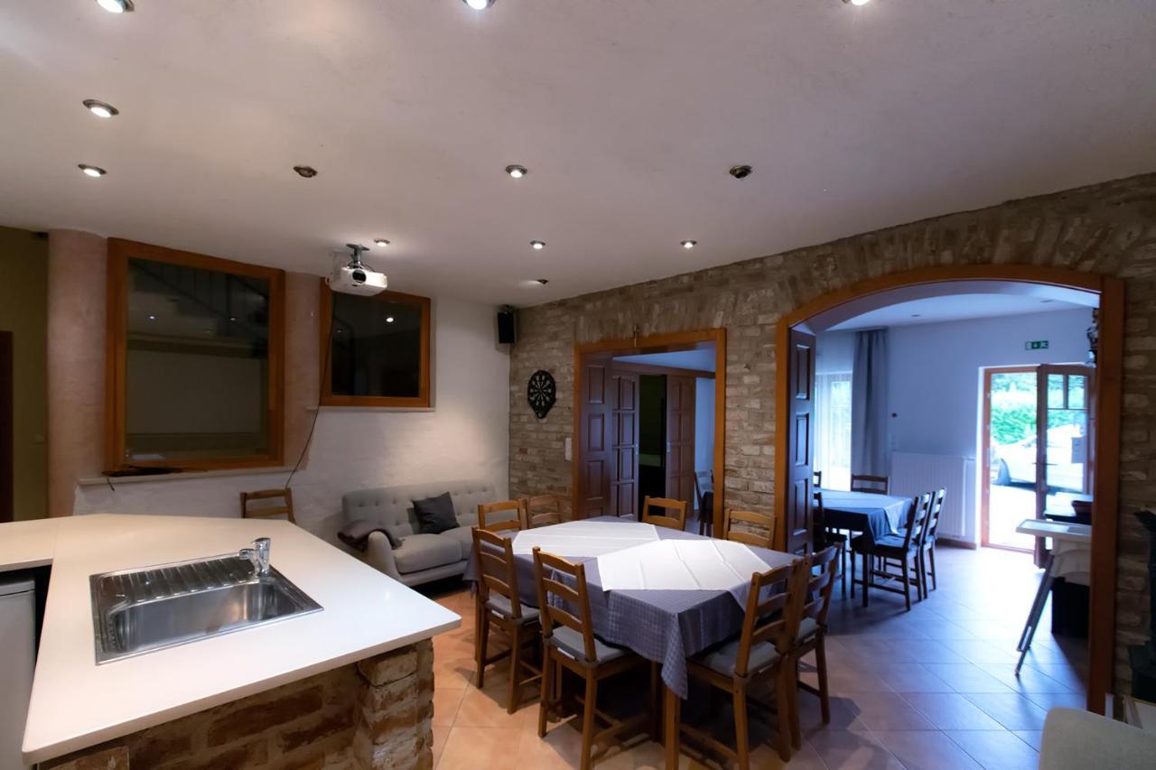 Ozkut Apartmanhaz Olmod Exterior foto