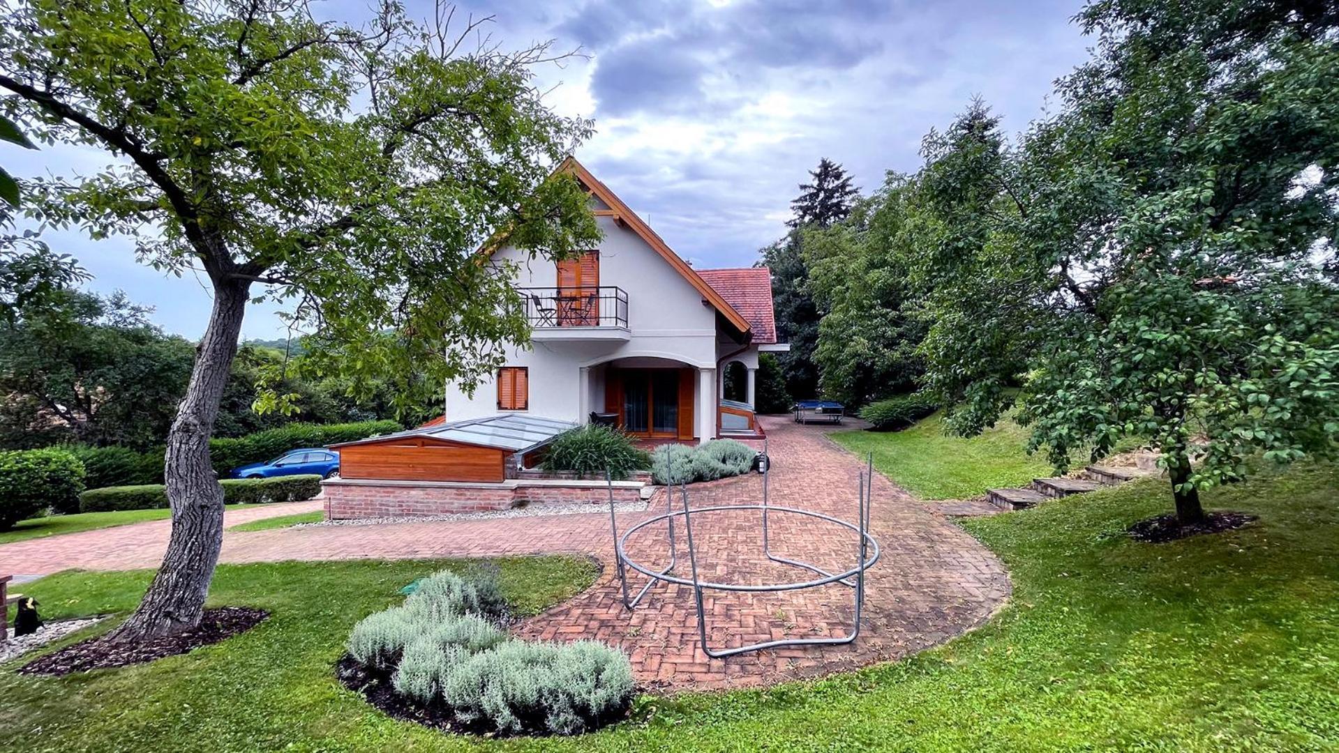 Ozkut Apartmanhaz Olmod Exterior foto
