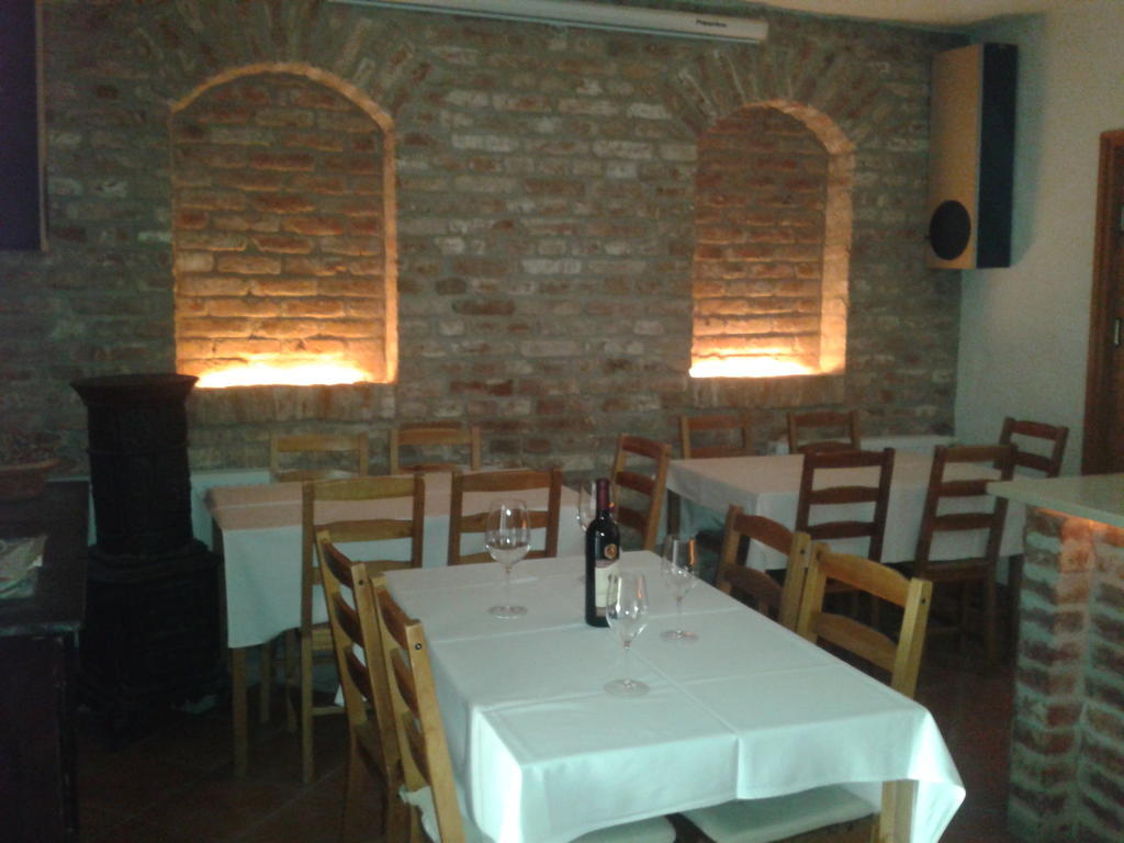 Ozkut Apartmanhaz Olmod Exterior foto